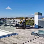 Villa 2 Rua Palmas - Luxurious, Stylish & Modern *