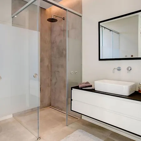 2 Rua Palmas - Luxurious, Stylish & Modern Villa *