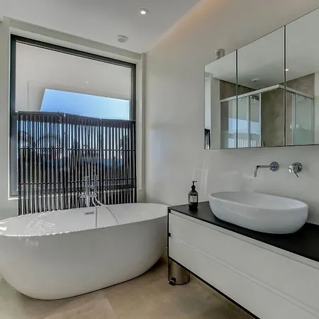 2 Rua Palmas - Luxurious, Stylish & Modern *