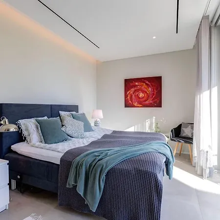 Villa 2 Rua Palmas - Luxurious, Stylish & Modern *