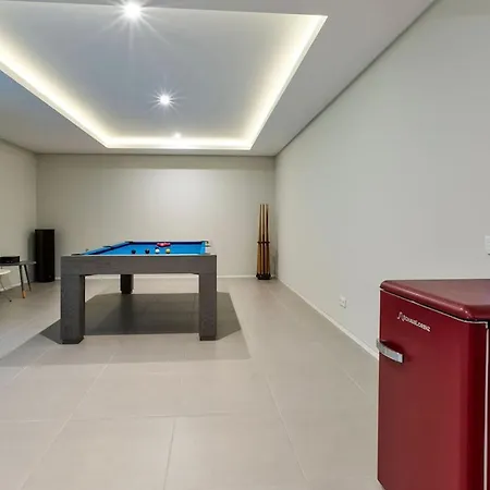 2 Rua Palmas - Luxurious, Stylish & Modern