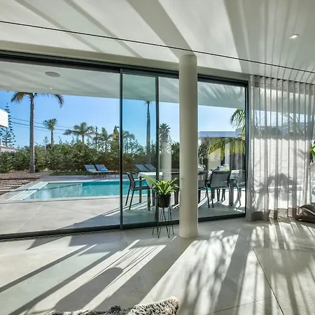 2 Rua Palmas - Luxurious, Stylish & Modern Villa