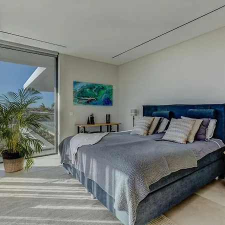 2 Rua Palmas - Luxurious, Stylish & Modern